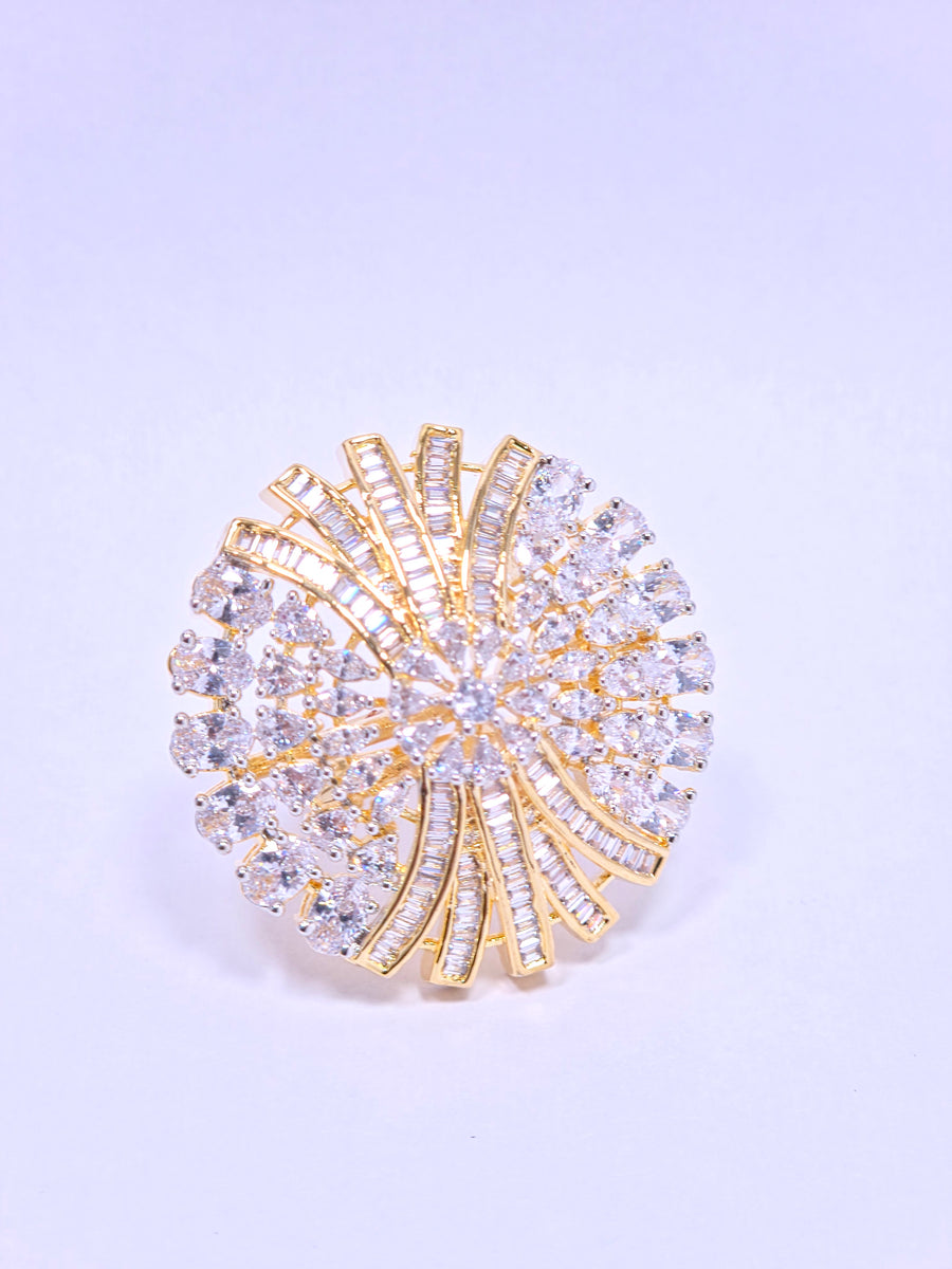 Regal Shine Gold Queen Ring