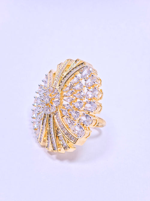 Regal Shine Gold Queen Ring